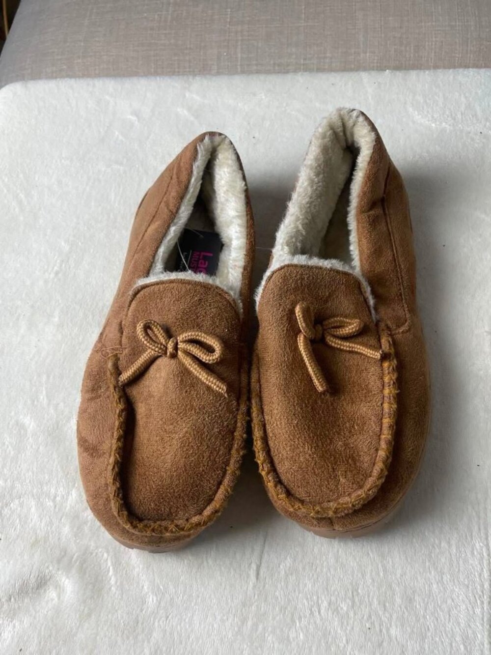NWT Bobbie Brooks Women's Faux Suede Moccasin Slippers size 10-11